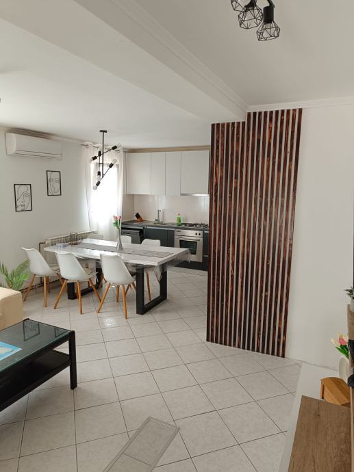 Vir, čudovita, moderna hiša s 4 apartmaji (230 m2), odlična lega