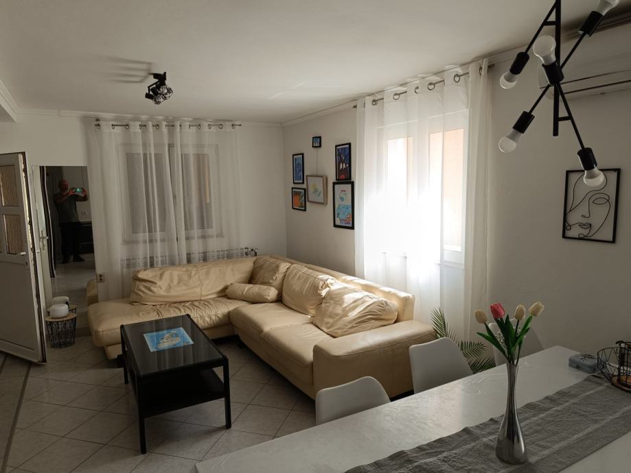 Vir, čudovita, moderna hiša s 4 apartmaji (230 m2), odlična lega