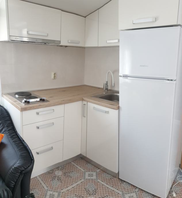 Vir, čudovita, moderna hiša s 4 apartmaji (230 m2), odlična lega