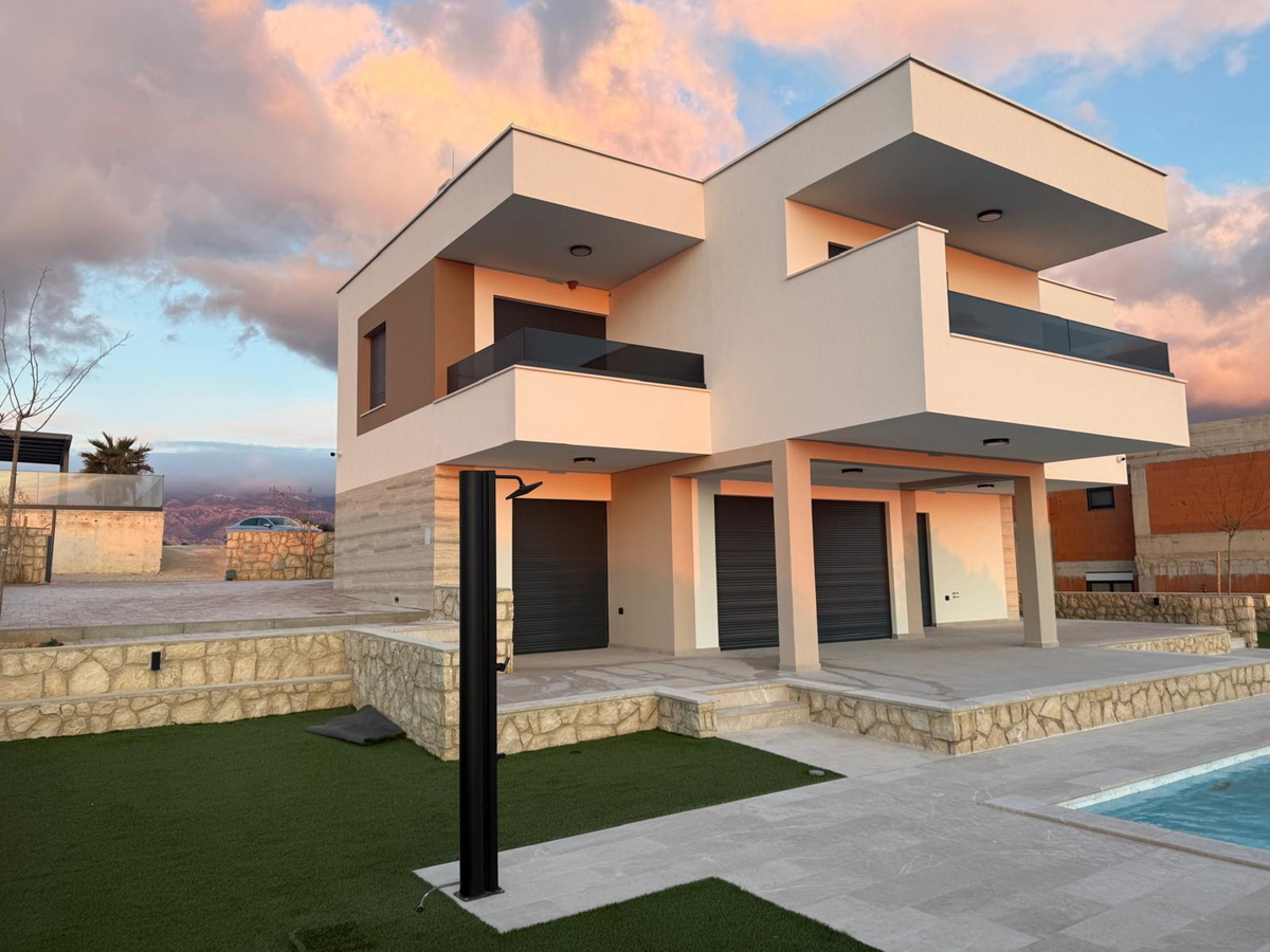 Novalja, Škuncini stani, moderna vila (238 m2) s bazenom in panoramskim pogledom na morje, NOVOGRADNJA