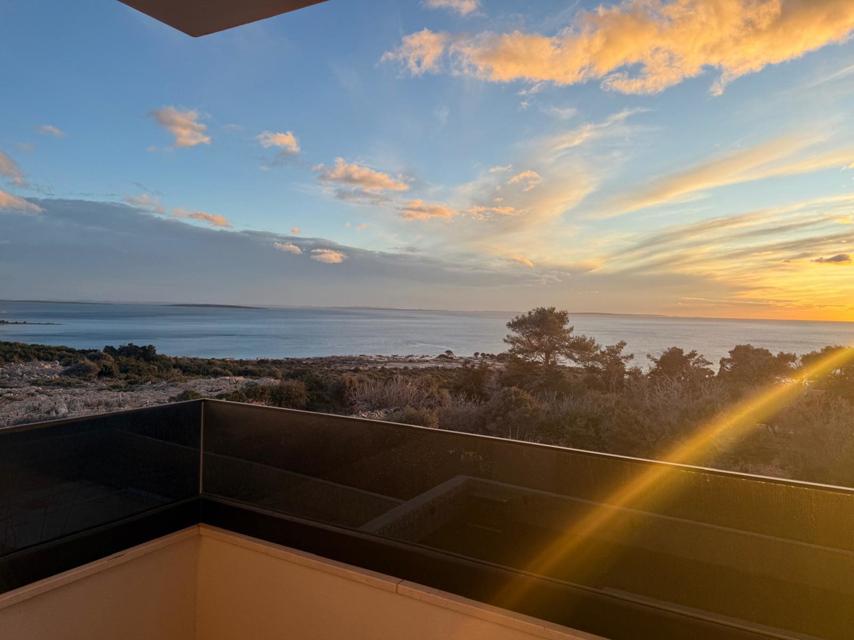 Novalja, Škuncini stani, moderna vila (238 m2) s bazenom in panoramskim pogledom na morje, NOVOGRADNJA