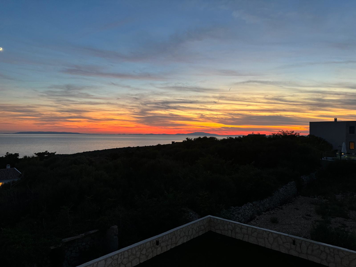 Novalja, Škuncini stani, moderna vila (238 m2) s bazenom in panoramskim pogledom na morje, NOVOGRADNJA