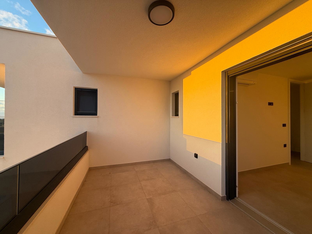 Novalja, Škuncini stani, moderna vila (238 m2) s bazenom in panoramskim pogledom na morje, NOVOGRADNJA