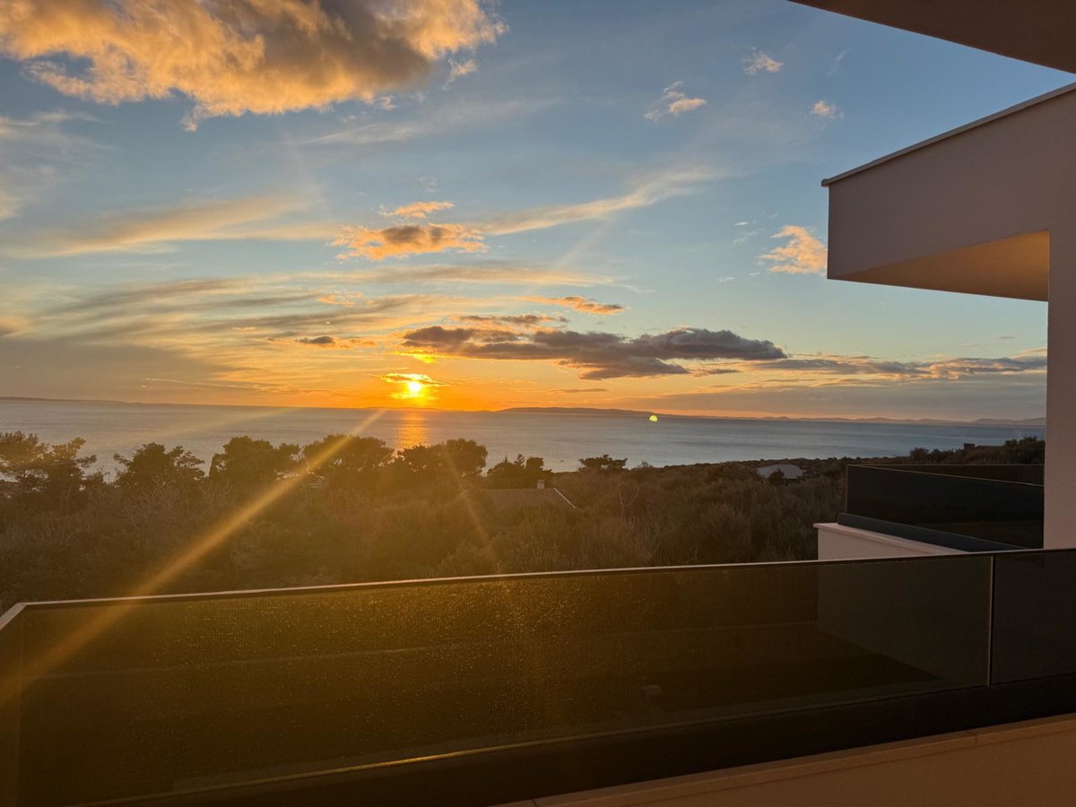 Novalja, Škuncini stani, moderna vila (238 m2) s bazenom in panoramskim pogledom na morje, NOVOGRADNJA