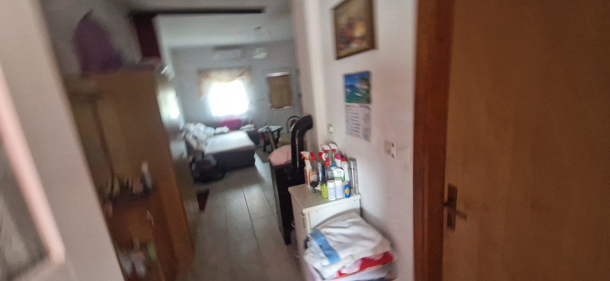 Vrsi, Zukve, lepa hiša s 4 stanovanji (316 m2) in garažo, 250 m do plaže