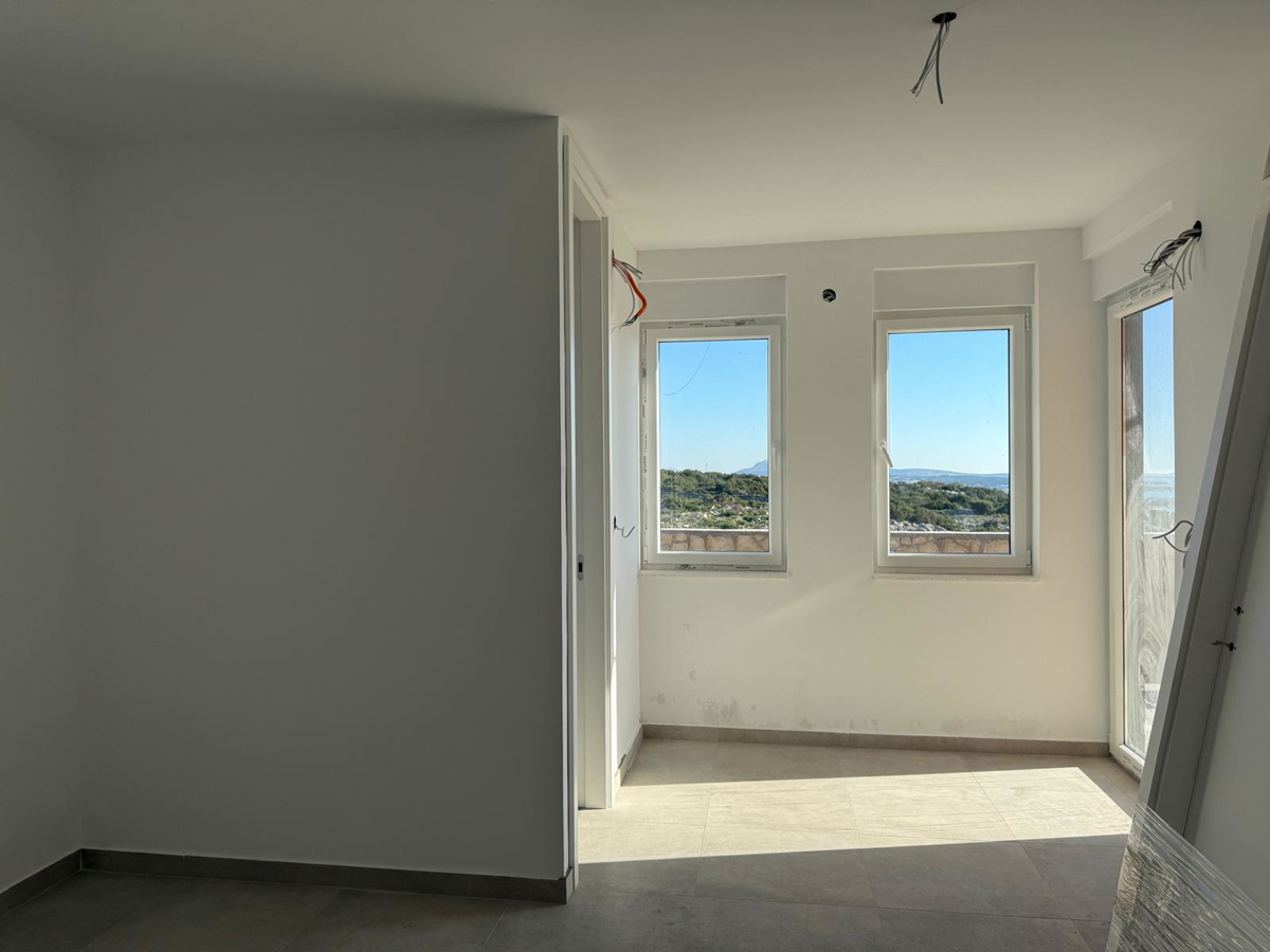 Novalja, Škuncini stani, moderna vila (238 m2) v gradnji z bazenom in panoramskim pogledom na morje