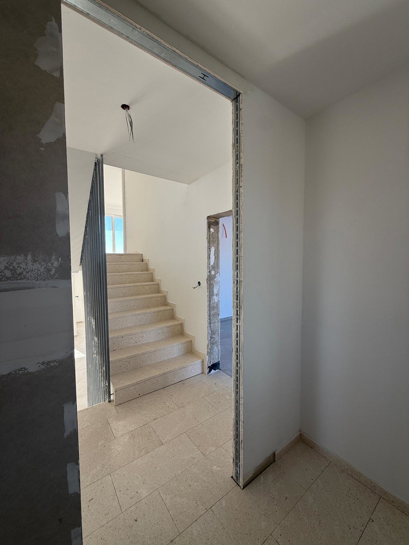 Novalja, Škuncini stani, moderna vila (238 m2) v gradnji z bazenom in panoramskim pogledom na morje