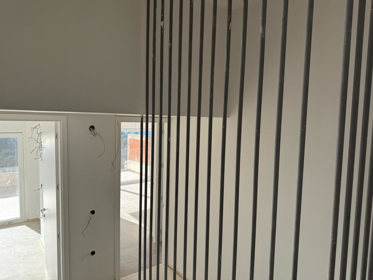 Novalja, Škuncini stani, moderna vila (238 m2) v gradnji z bazenom in panoramskim pogledom na morje