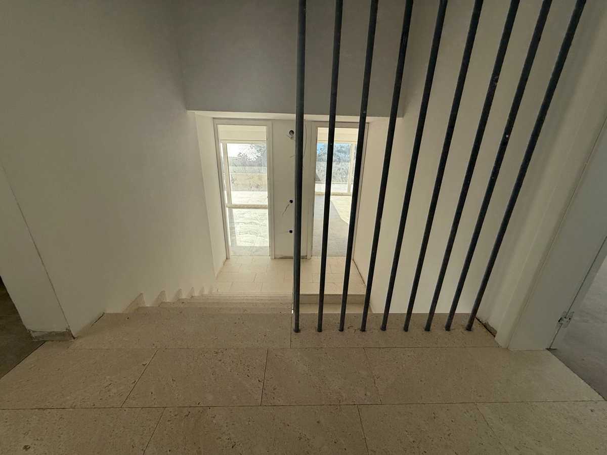 Novalja, Škuncini stani, moderna vila (238 m2) v gradnji z bazenom in panoramskim pogledom na morje