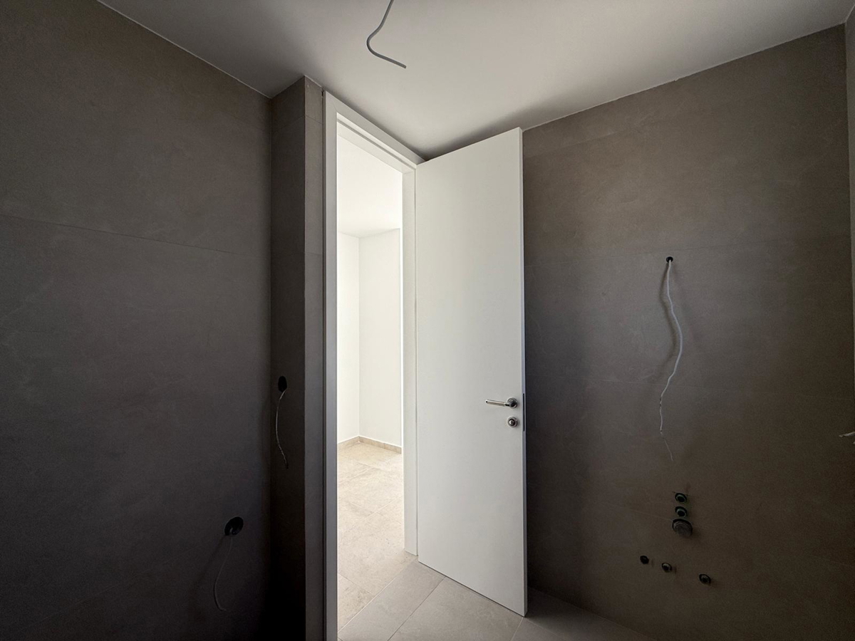 Novalja, Škuncini stani, moderna vila (238 m2) v gradnji z bazenom in panoramskim pogledom na morje