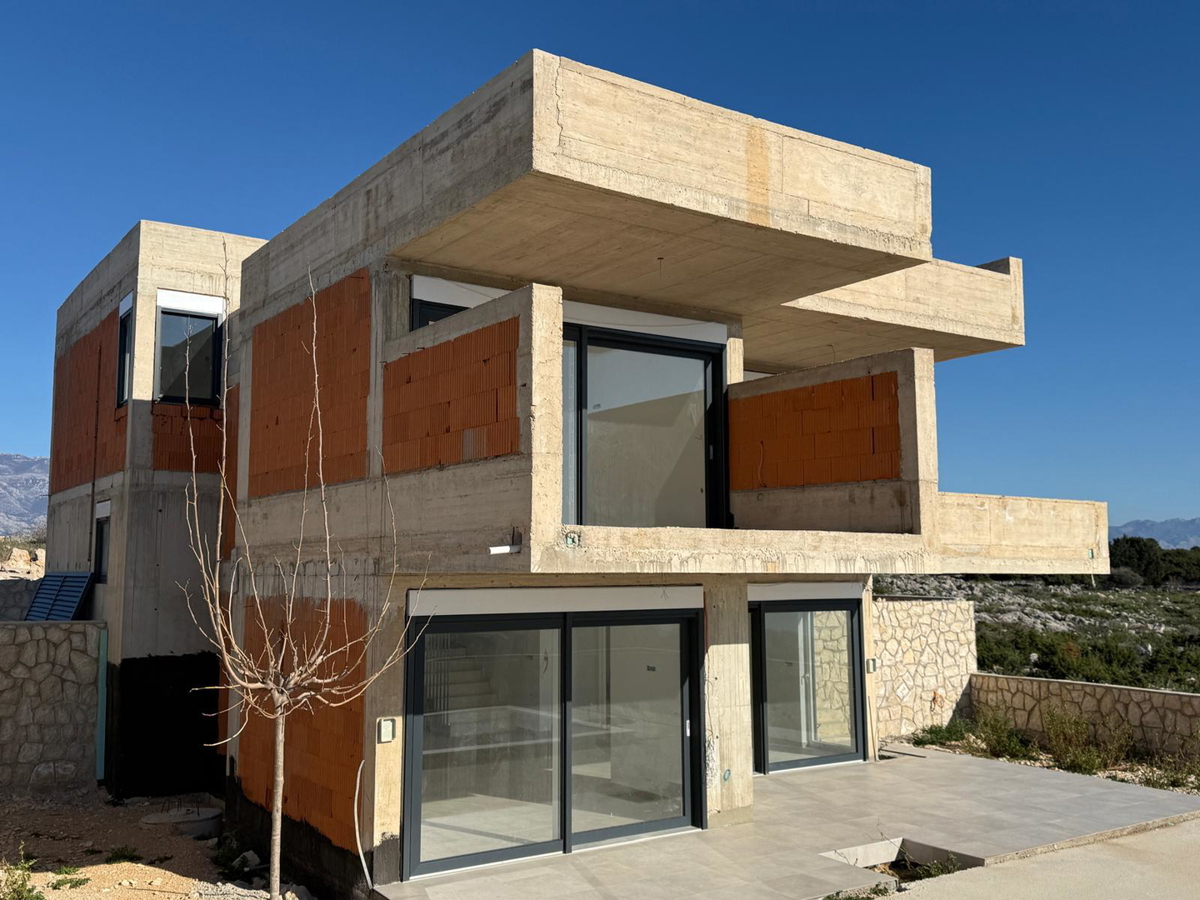 Novalja, Škuncini stani, moderna vila (238 m2) v gradnji z bazenom in panoramskim pogledom na morje