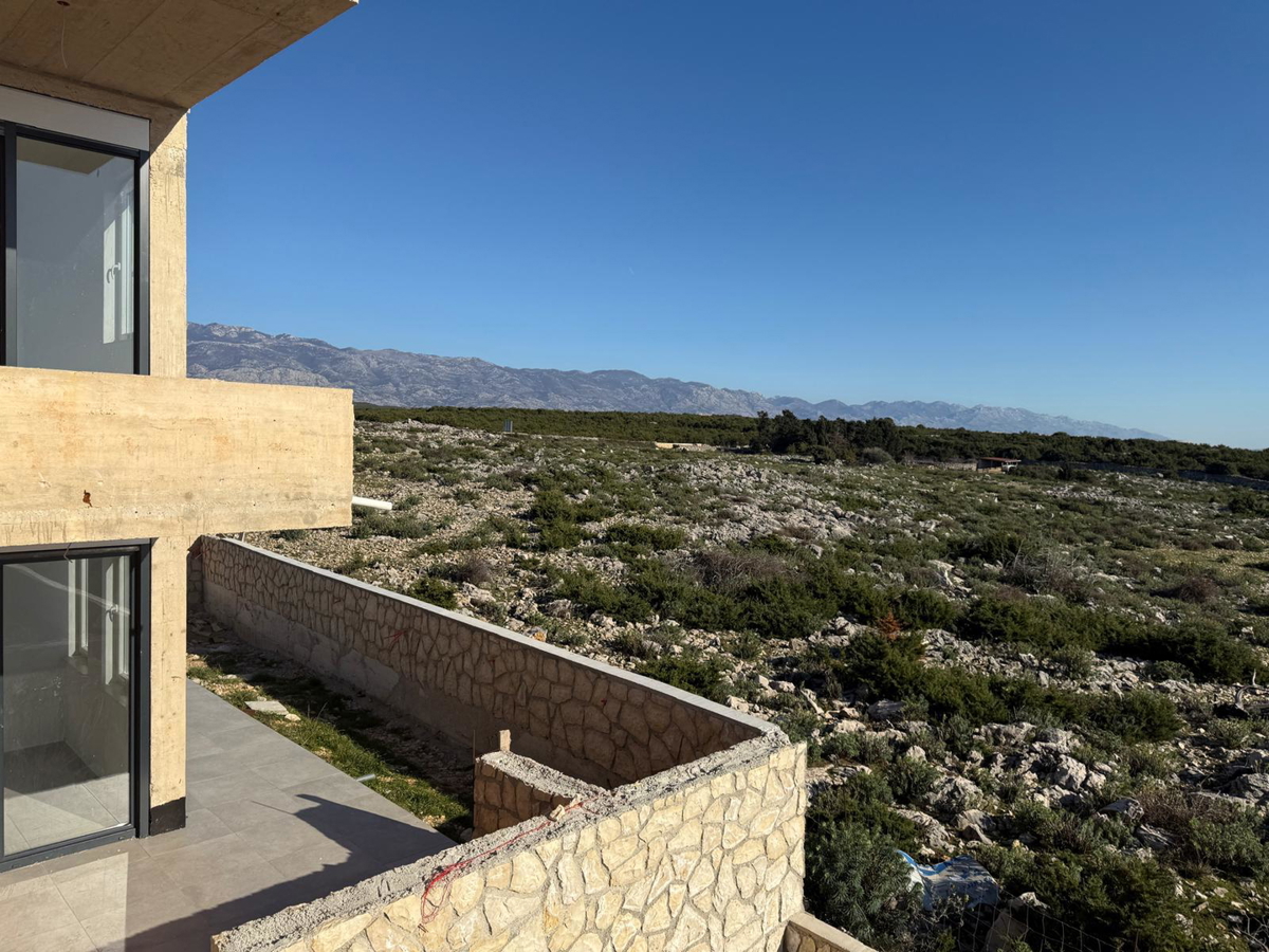 Novalja, Škuncini stani, moderna vila (238 m2) v gradnji z bazenom in panoramskim pogledom na morje