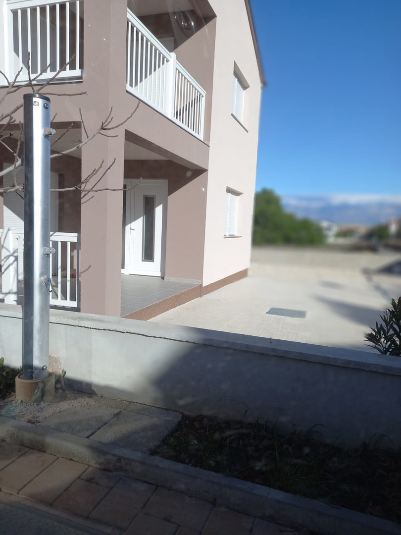 Vir, novo stanovanje v prvem nadstropju (94 m2), 300 metrov do plaže