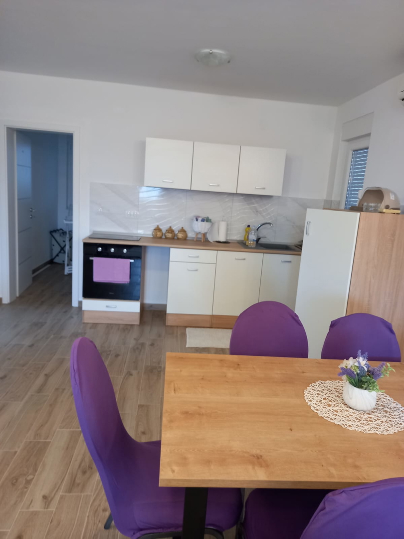 Vir, novo stanovanje v prvem nadstropju (94 m2), 300 metrov do plaže