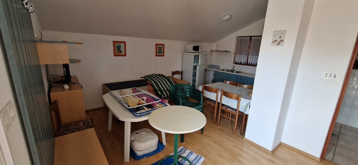 Vir - dvostanovanjska hiša z dvema apartmajema (150 m2), 60 metrov do plaže