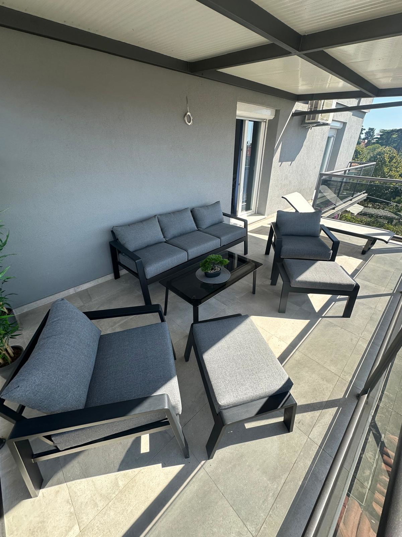 Zadar, Brodarica, štiri-prostorsko stanovanje (104,25 m2) na vrhunski lokaciji