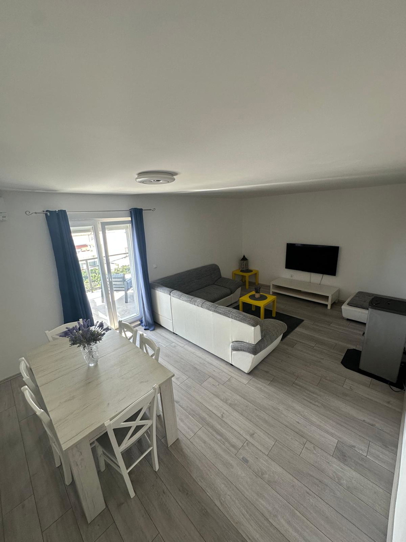 Zadar, Brodarica, štiri-prostorsko stanovanje (104,25 m2) na vrhunski lokaciji