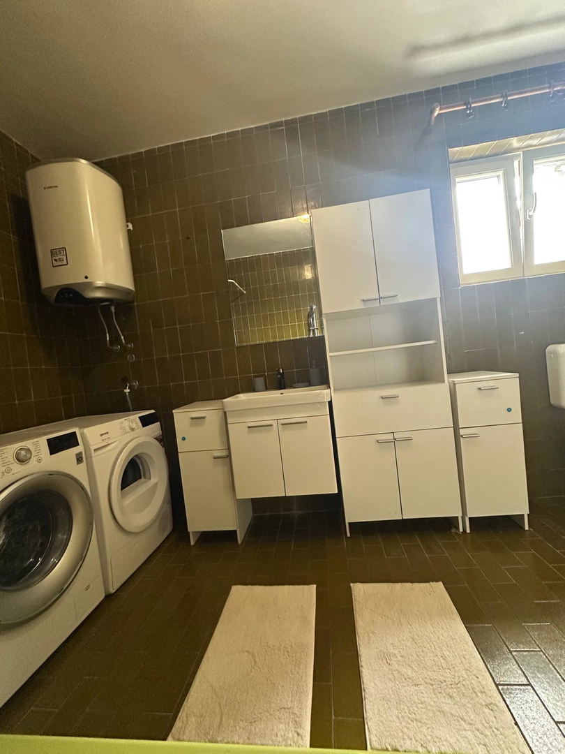 Zadar, Brodarica, štiri-prostorsko stanovanje (104,25 m2) na vrhunski lokaciji