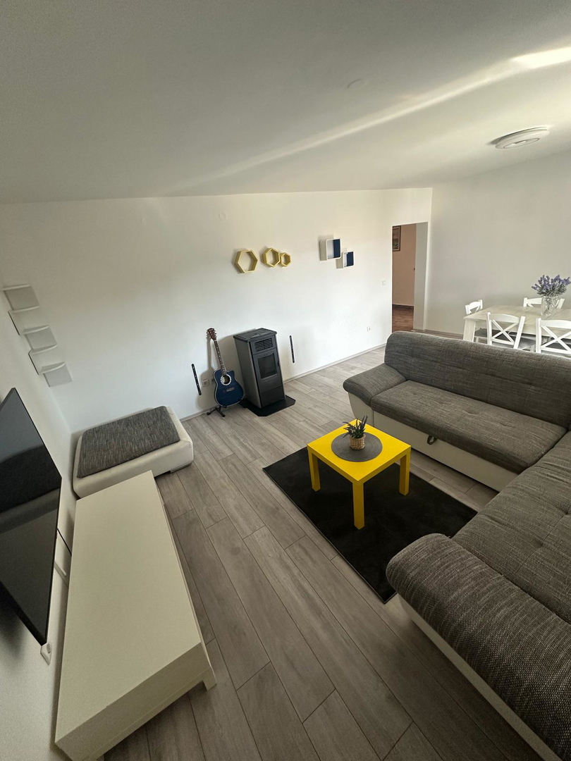 Zadar, Brodarica, štiri-prostorsko stanovanje (104,25 m2) na vrhunski lokaciji