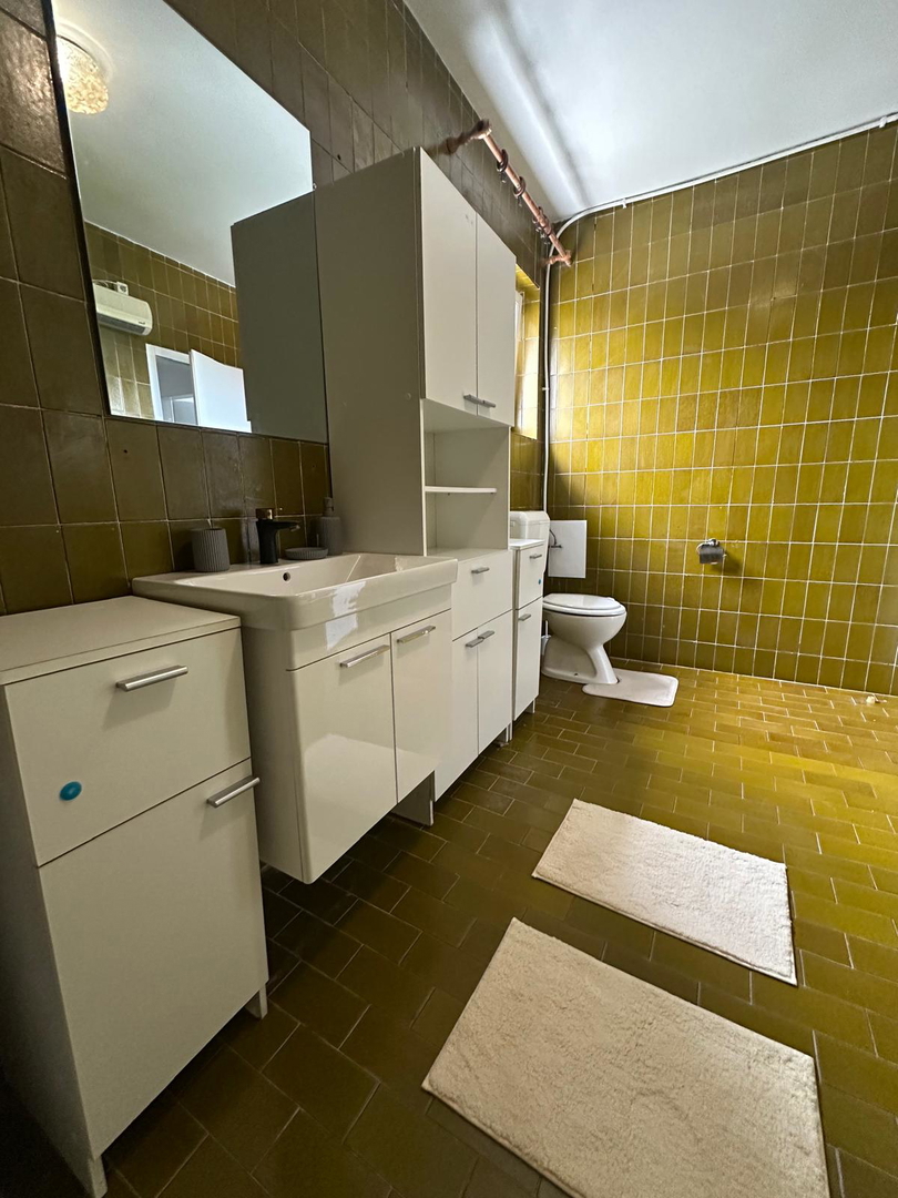 Zadar, Brodarica, štiri-prostorsko stanovanje (104,25 m2) na vrhunski lokaciji