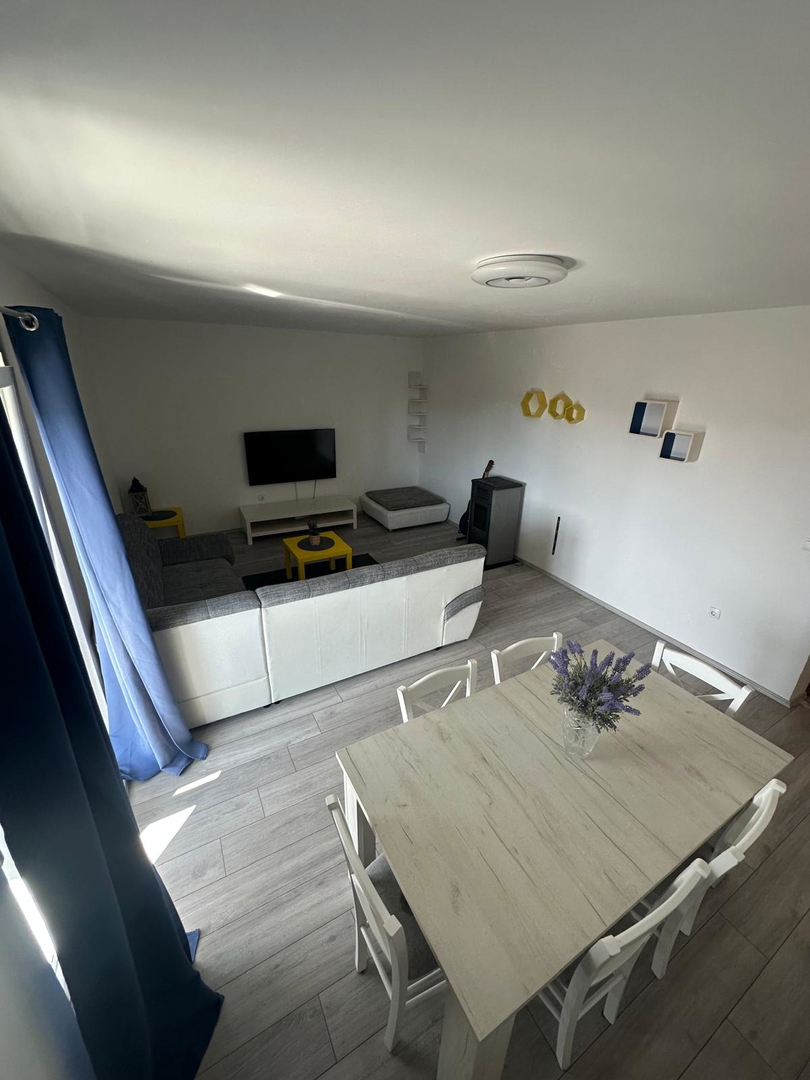 Zadar, Brodarica, štiri-prostorsko stanovanje (104,25 m2) na vrhunski lokaciji