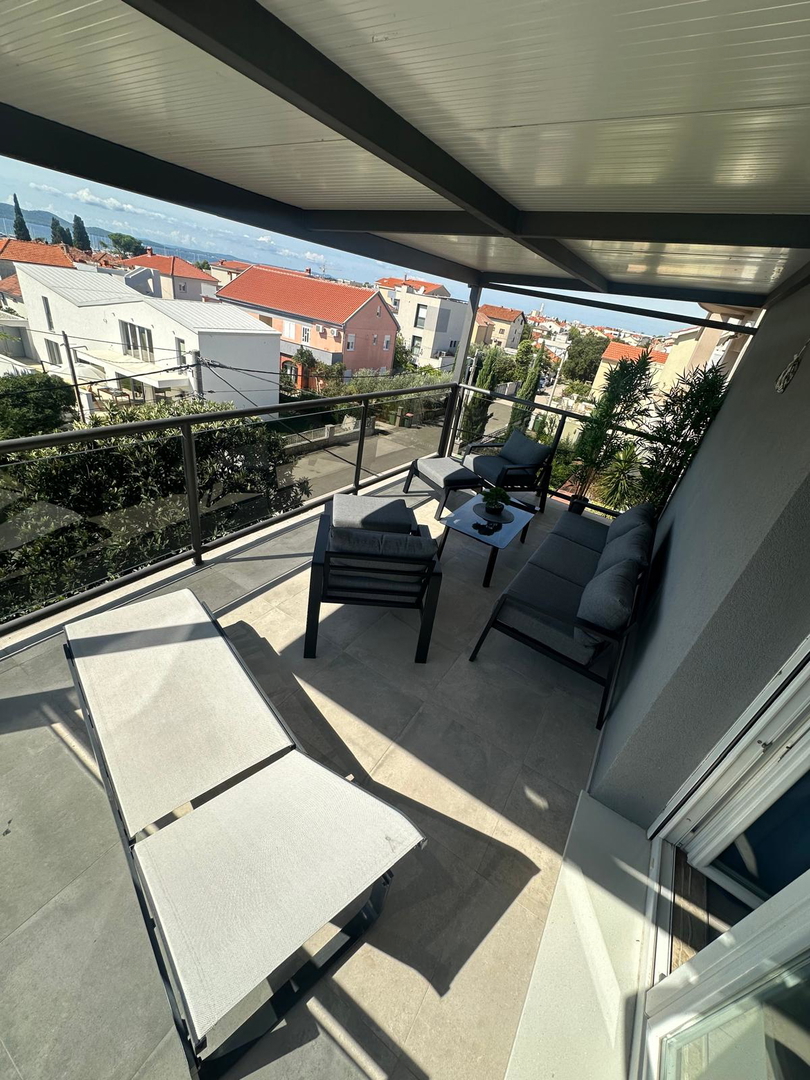 Zadar, Brodarica, štiri-prostorsko stanovanje (104,25 m2) na vrhunski lokaciji