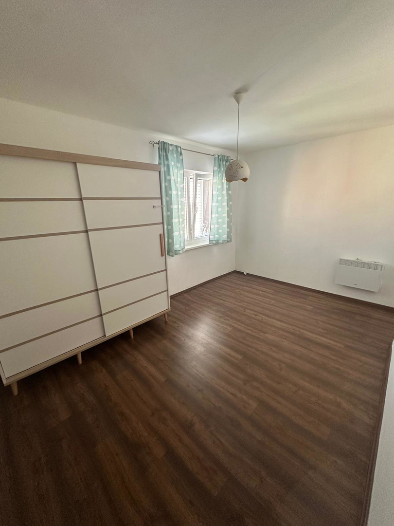 Zadar, Brodarica, štiri-prostorsko stanovanje (104,25 m2) na vrhunski lokaciji