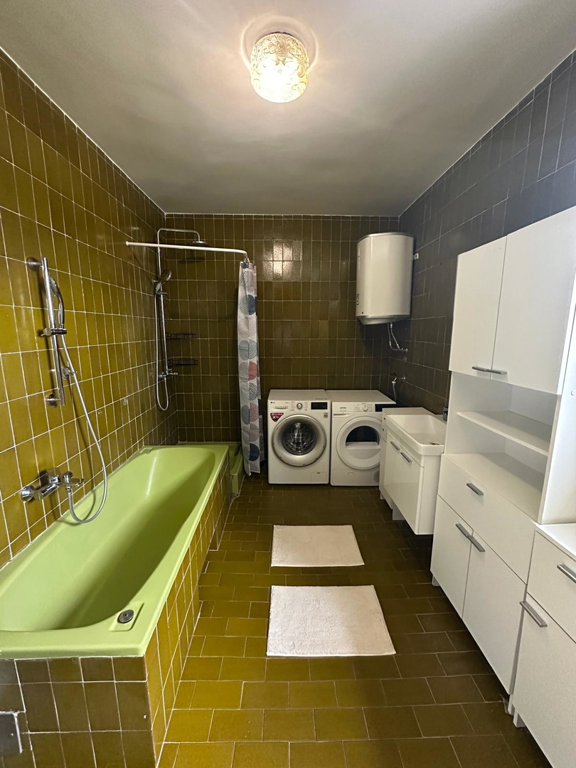 Zadar, Brodarica, štiri-prostorsko stanovanje (104,25 m2) na vrhunski lokaciji