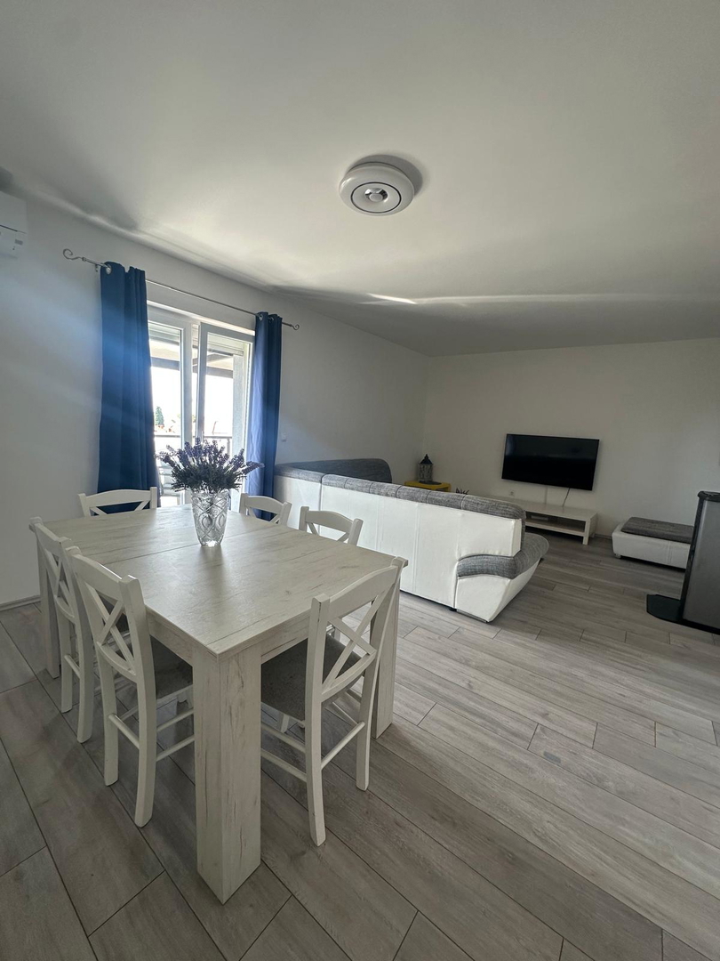 Zadar, Brodarica, štiri-prostorsko stanovanje (104,25 m2) na vrhunski lokaciji