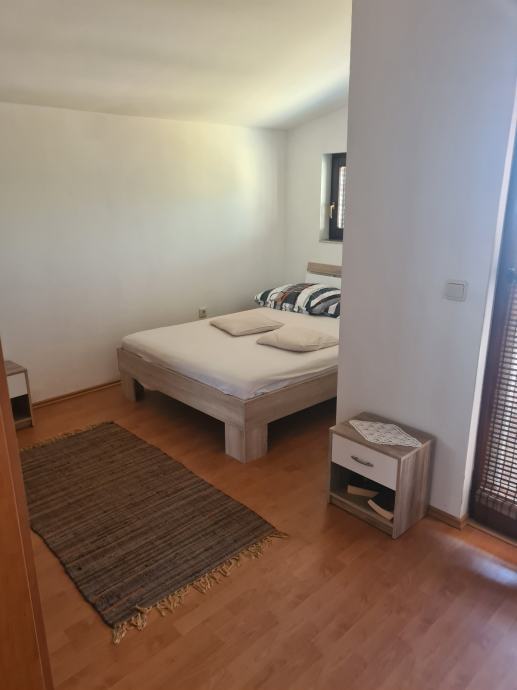 Sv. Filip in Jakob, obnovljena kamnita hiša (148,26 m²) z razgledom na morje