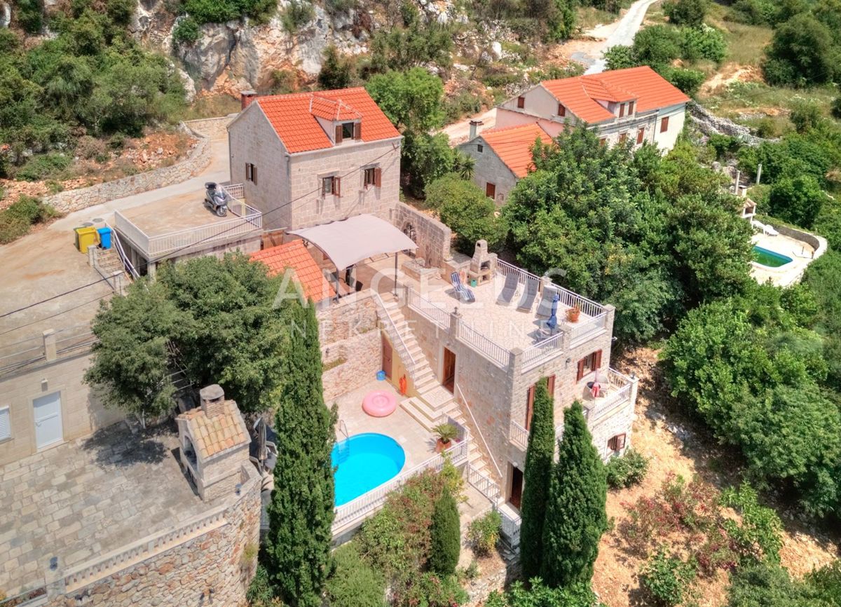 Hrvaška, Pelješac, Viganj, prenovljena kamnita hiša z bazenom - PRODAJA