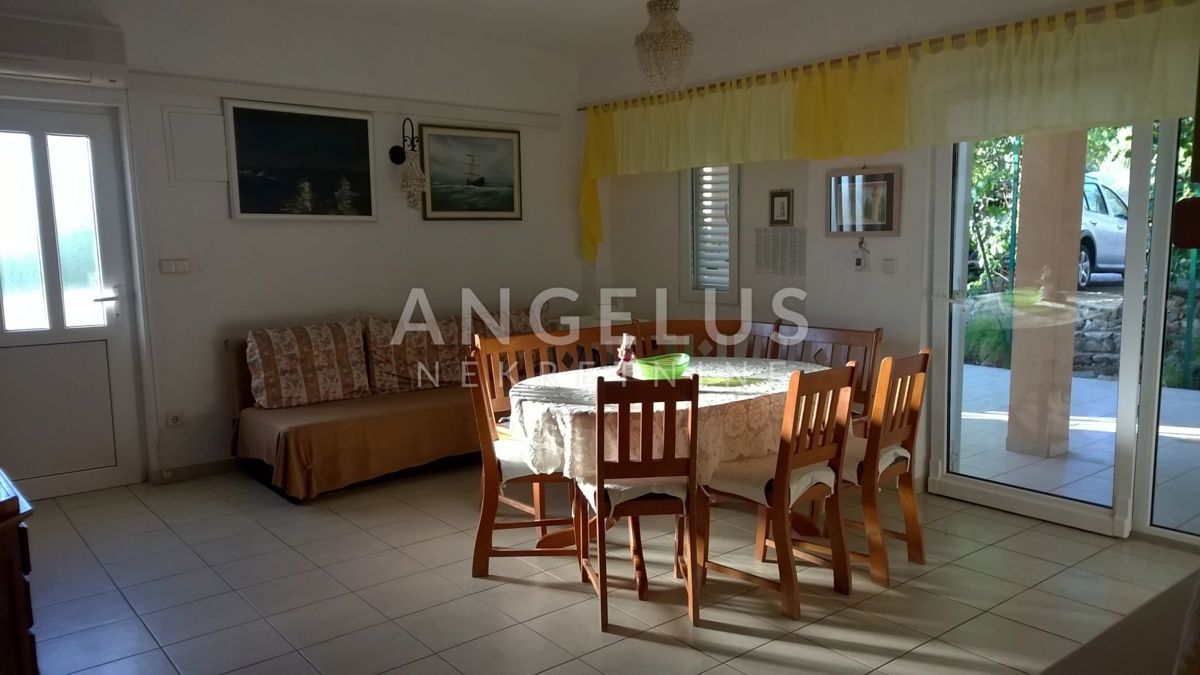 Čiovo, Slatine - stanovanjska hiša z bazenom NAPRODAJ