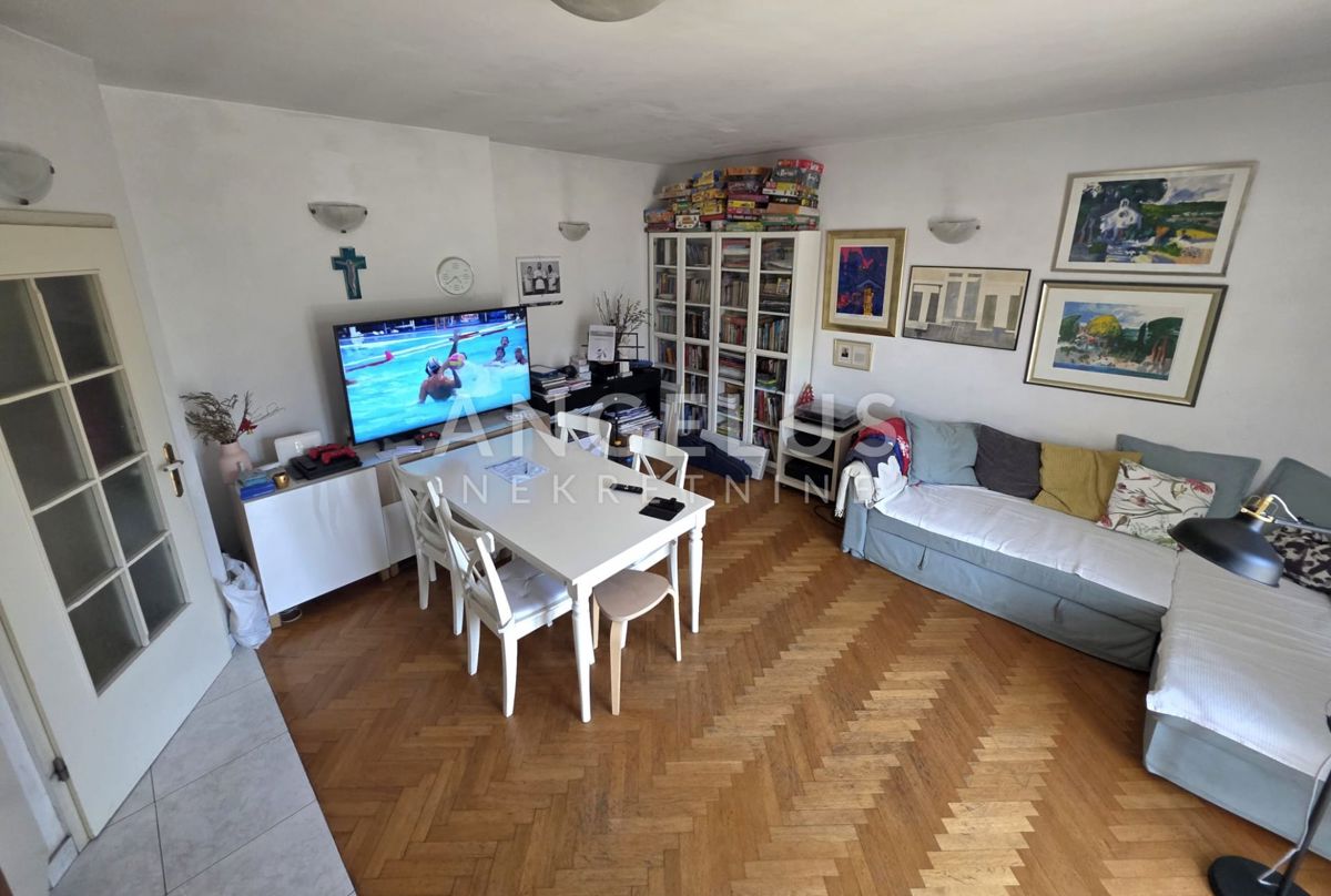 Hrvaška, Split, Bačvice - dvosobno stanovanje na odlični lokaciji, PRODAMO