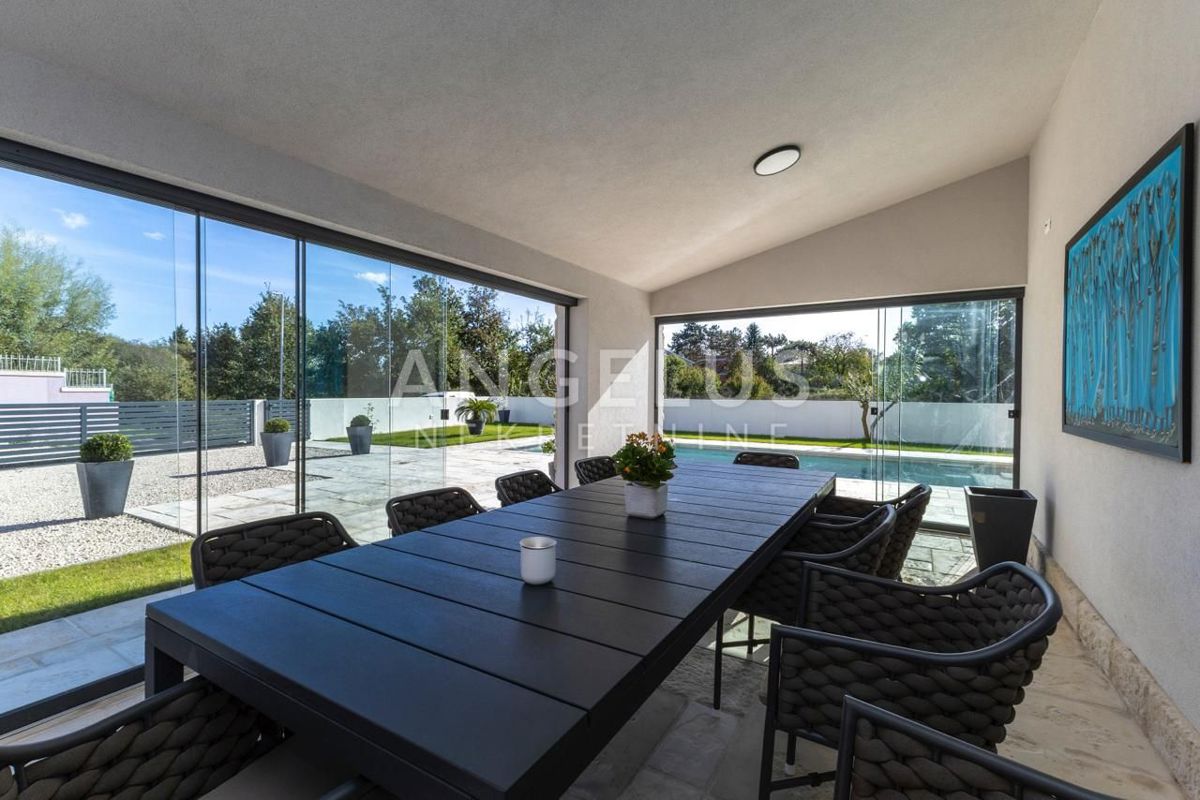 Istra, Svetvinčenat - Moderna vila, 200m2, prodamo!