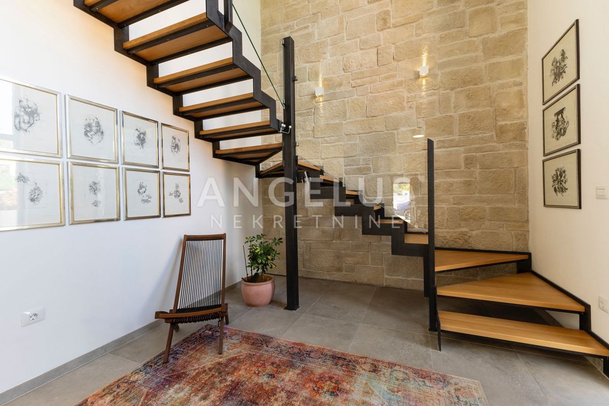 Istra, Svetvinčenat - Moderna vila, 200m2, prodamo!