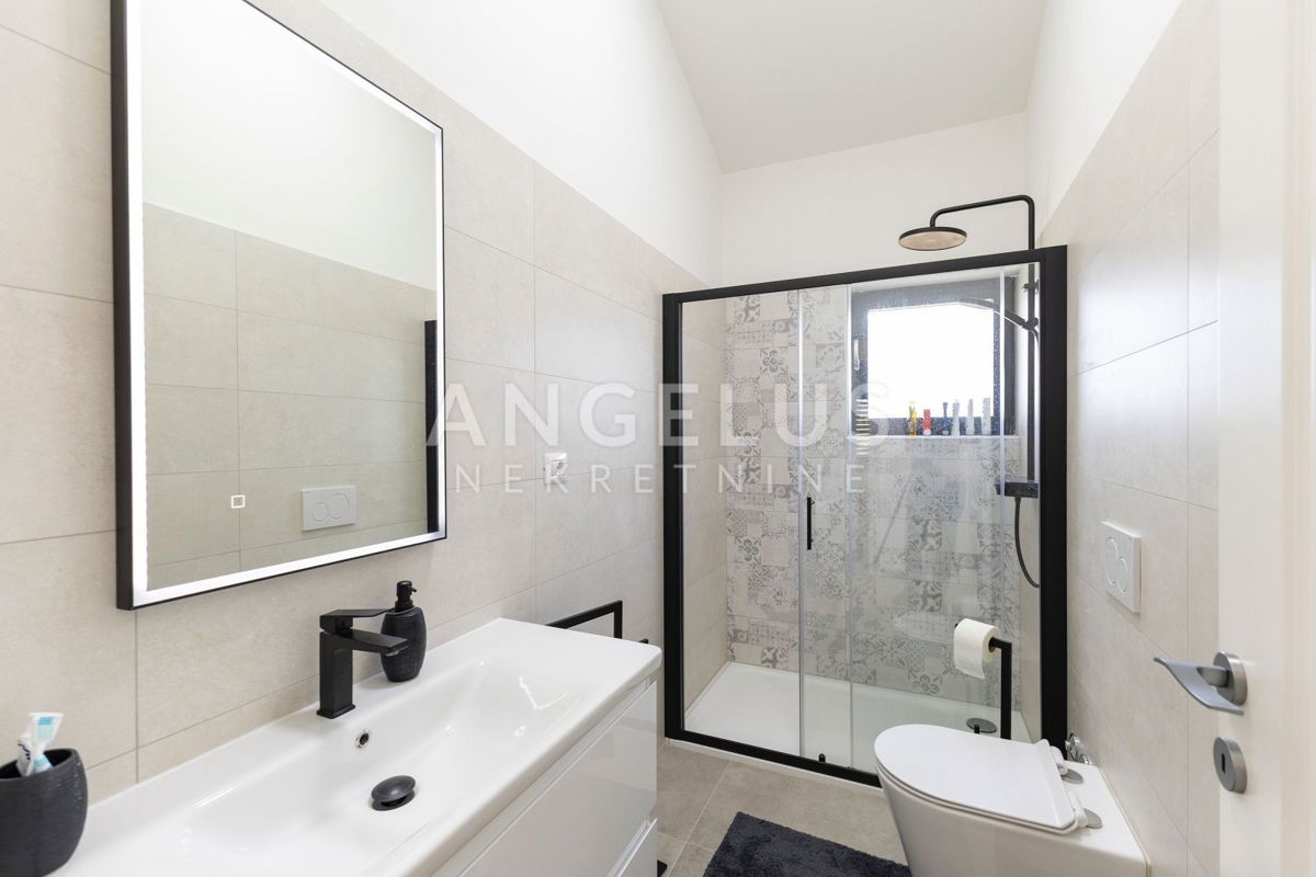 Istra, Svetvinčenat - Moderna vila, 200m2, prodamo!