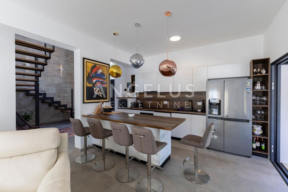 Istra, Svetvinčenat - Moderna vila, 200m2, prodamo!