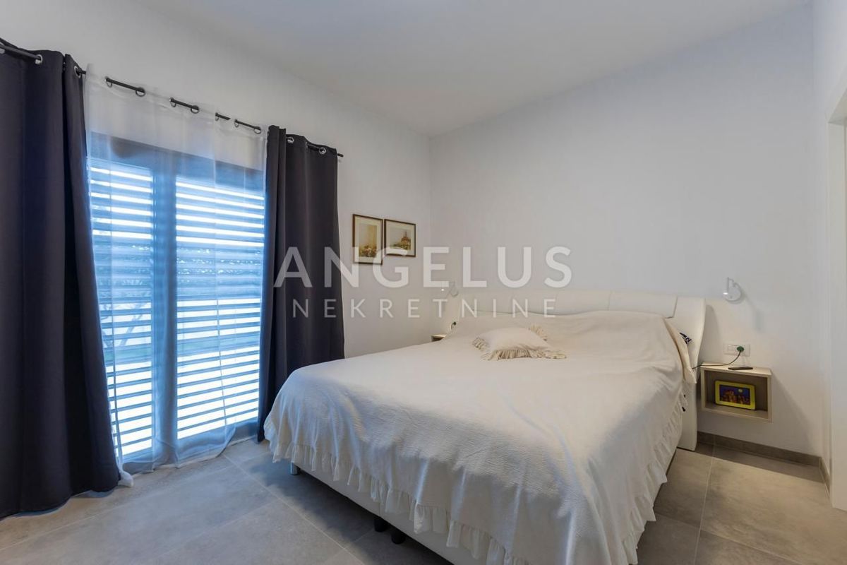 Istra, Svetvinčenat - Moderna vila, 200m2, prodamo!