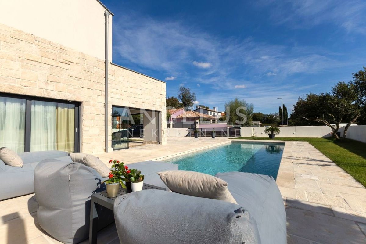 Istra, Svetvinčenat - Moderna vila, 200m2, prodamo!