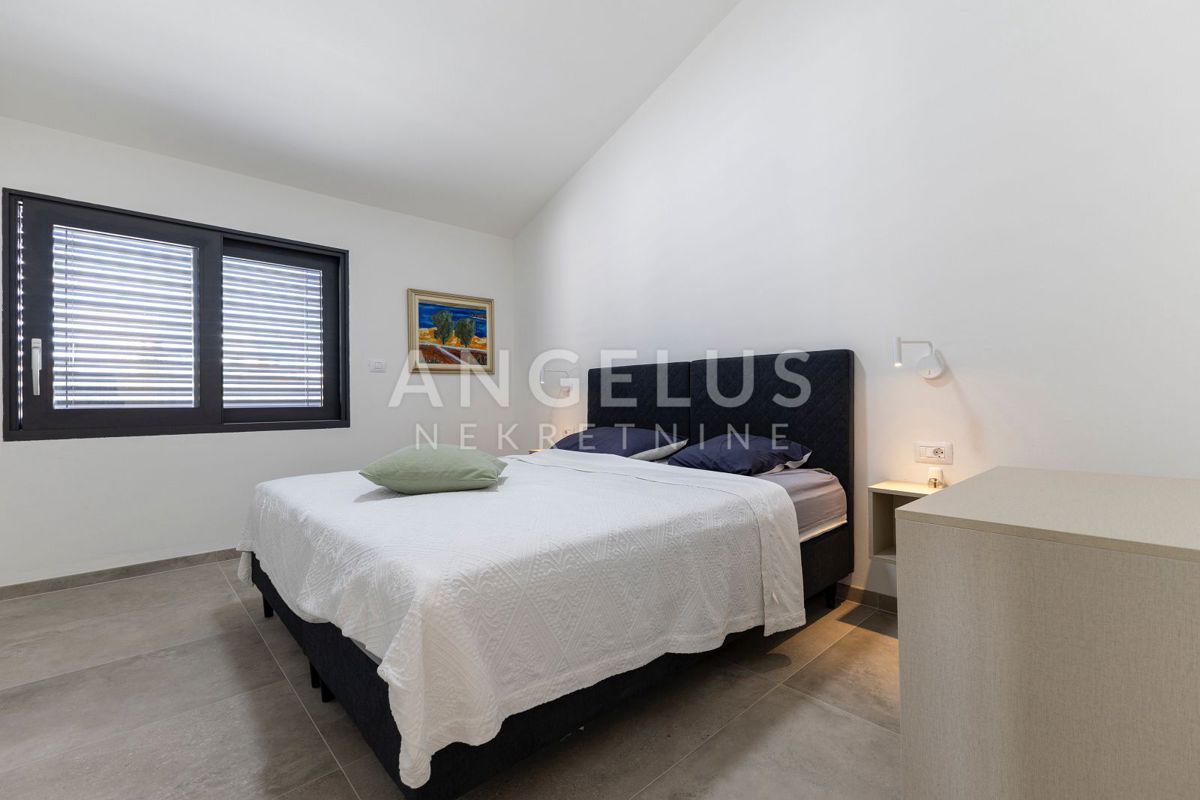 Istra, Svetvinčenat - Moderna vila, 200m2, prodamo!