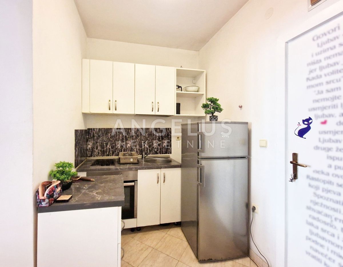 Dubrovnik - večnamenski prostor 85 m² v središču mesta (idealen za pisarne in podobne dejavnosti) NAPRODAJ