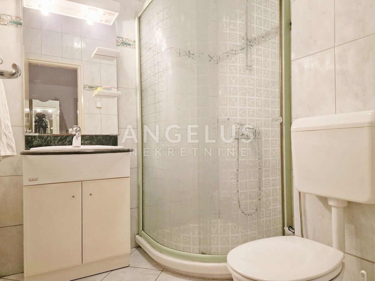 Dubrovnik - večnamenski prostor 85 m² v središču mesta (idealen za pisarne in podobne dejavnosti) NAPRODAJ