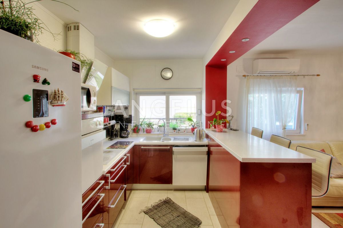 Hrvaška, Dubrovnik, Lapad – Dvosobno stanovanje velikosti 60 m2 z veliko garažo in vrtom