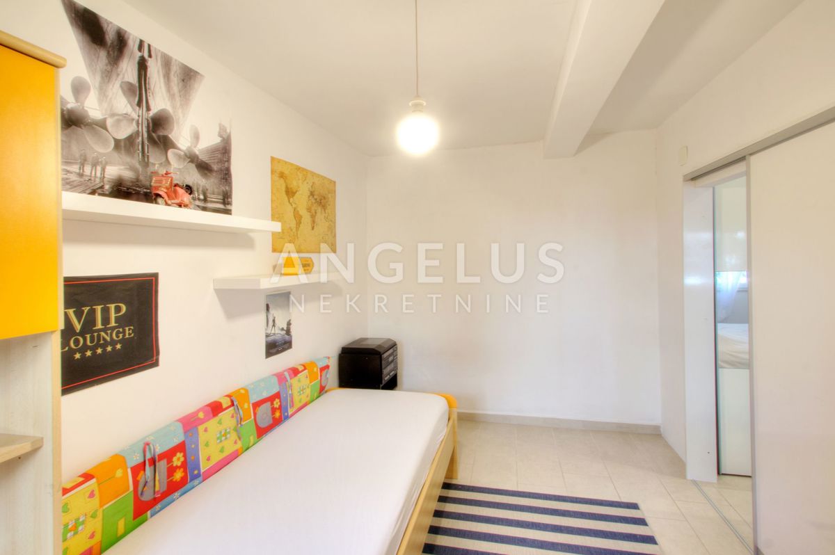 Hrvaška, Dubrovnik, Lapad – Dvosobno stanovanje velikosti 60 m2 z veliko garažo in vrtom