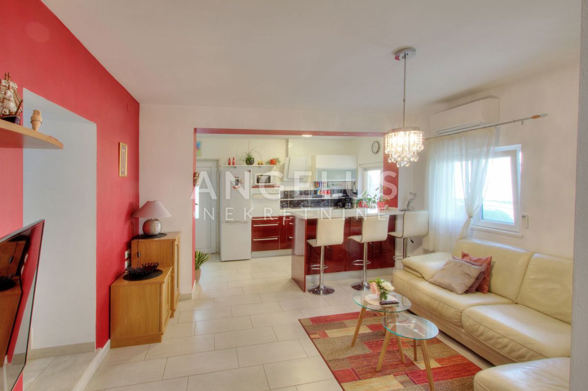 Hrvaška, Dubrovnik, Lapad – Dvosobno stanovanje velikosti 60 m2 z veliko garažo in vrtom