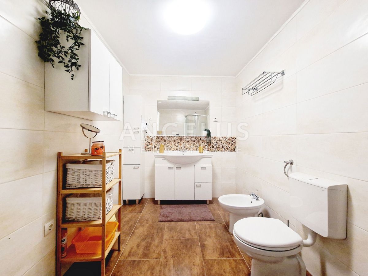 Hrvaška, Dubrovnik, Lapad – Dvosobno stanovanje velikosti 60 m2 z veliko garažo in vrtom