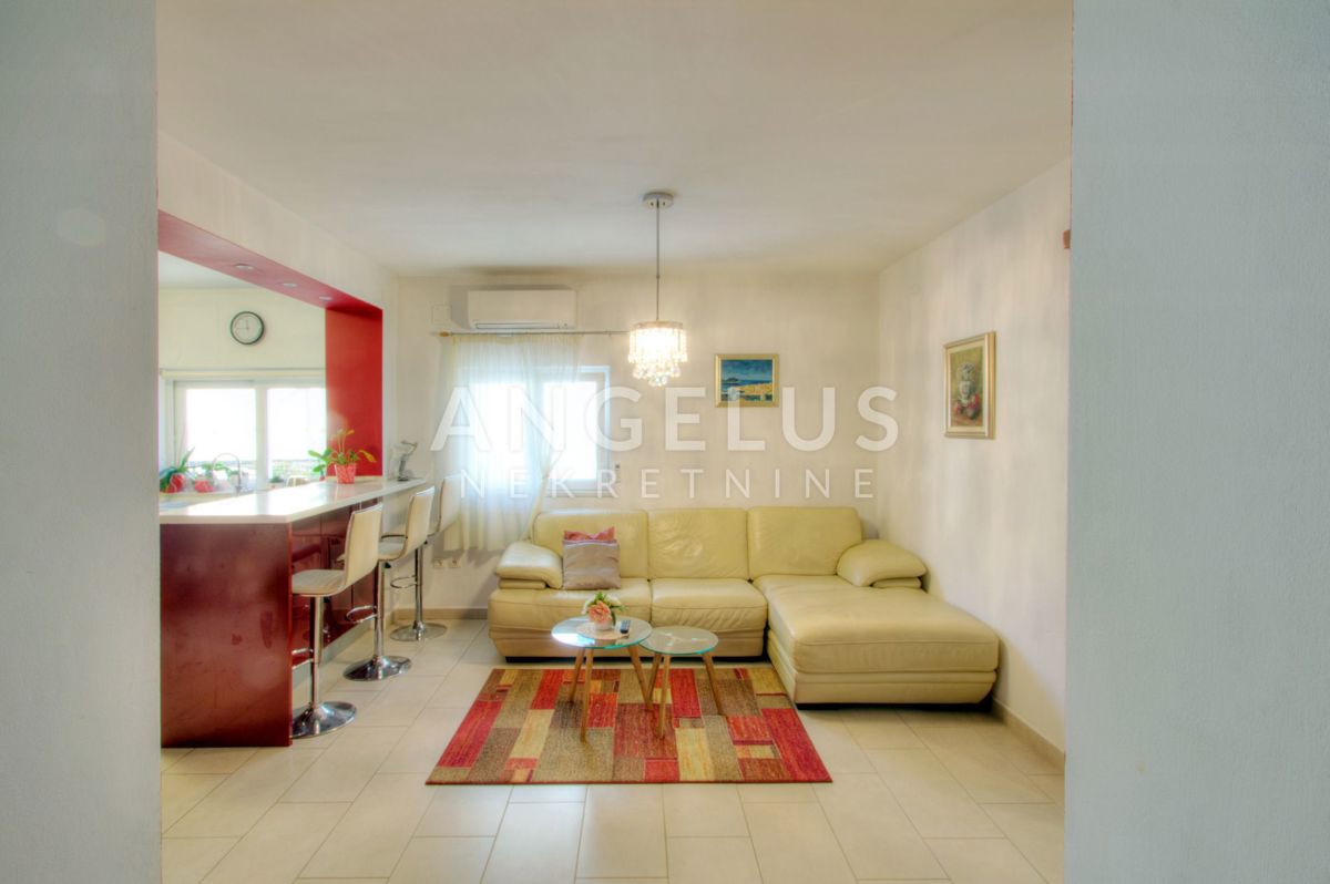 Hrvaška, Dubrovnik, Lapad – Dvosobno stanovanje velikosti 60 m2 z veliko garažo in vrtom