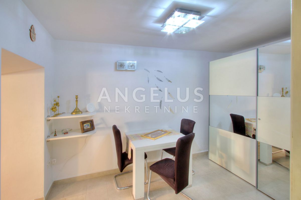 Hrvaška, Dubrovnik, Lapad – Dvosobno stanovanje velikosti 60 m2 z veliko garažo in vrtom