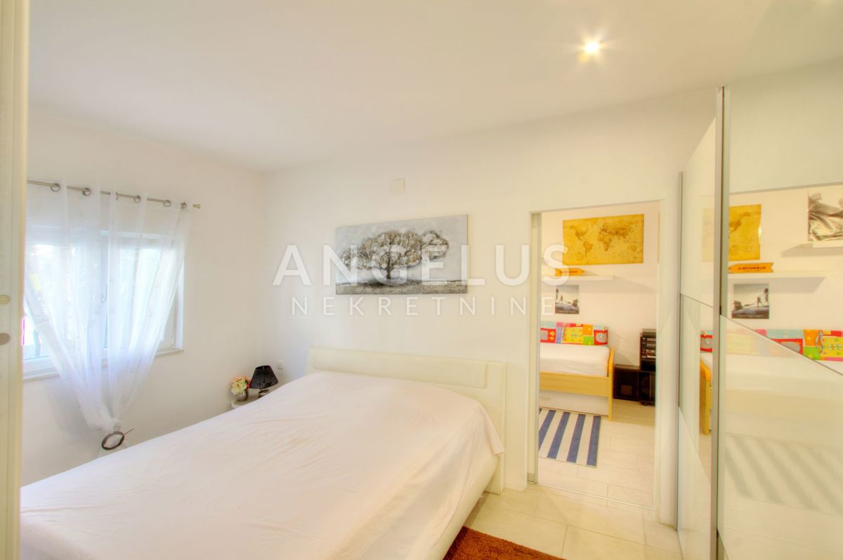 Hrvaška, Dubrovnik, Lapad – Dvosobno stanovanje velikosti 60 m2 z veliko garažo in vrtom