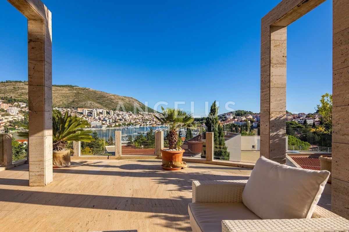 Hrvaška, Dubrovnik, Lapad – moderno penthouse 240m2 z bazenom